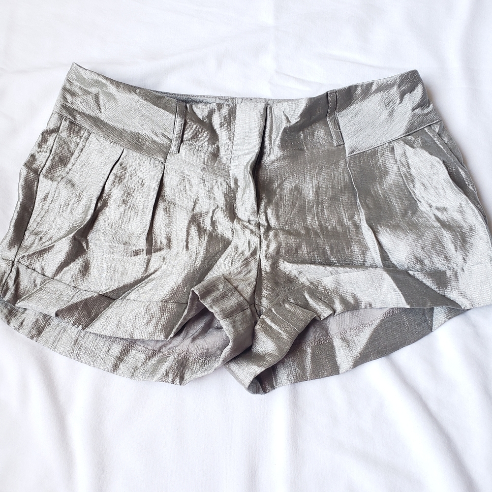 🆕 express • metallic shorts